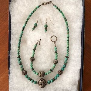 Green/Silver Necklace Bracelet and Earrings